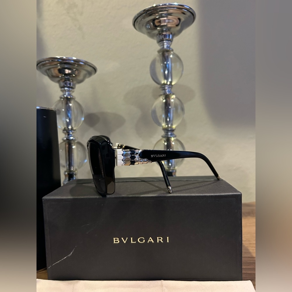 BVLGARI BLACK 8133 SUNGLASSES GOLD DETAILS-PRE-LOVED/GOOD CONDITION!😎 - Picture 3 of 15